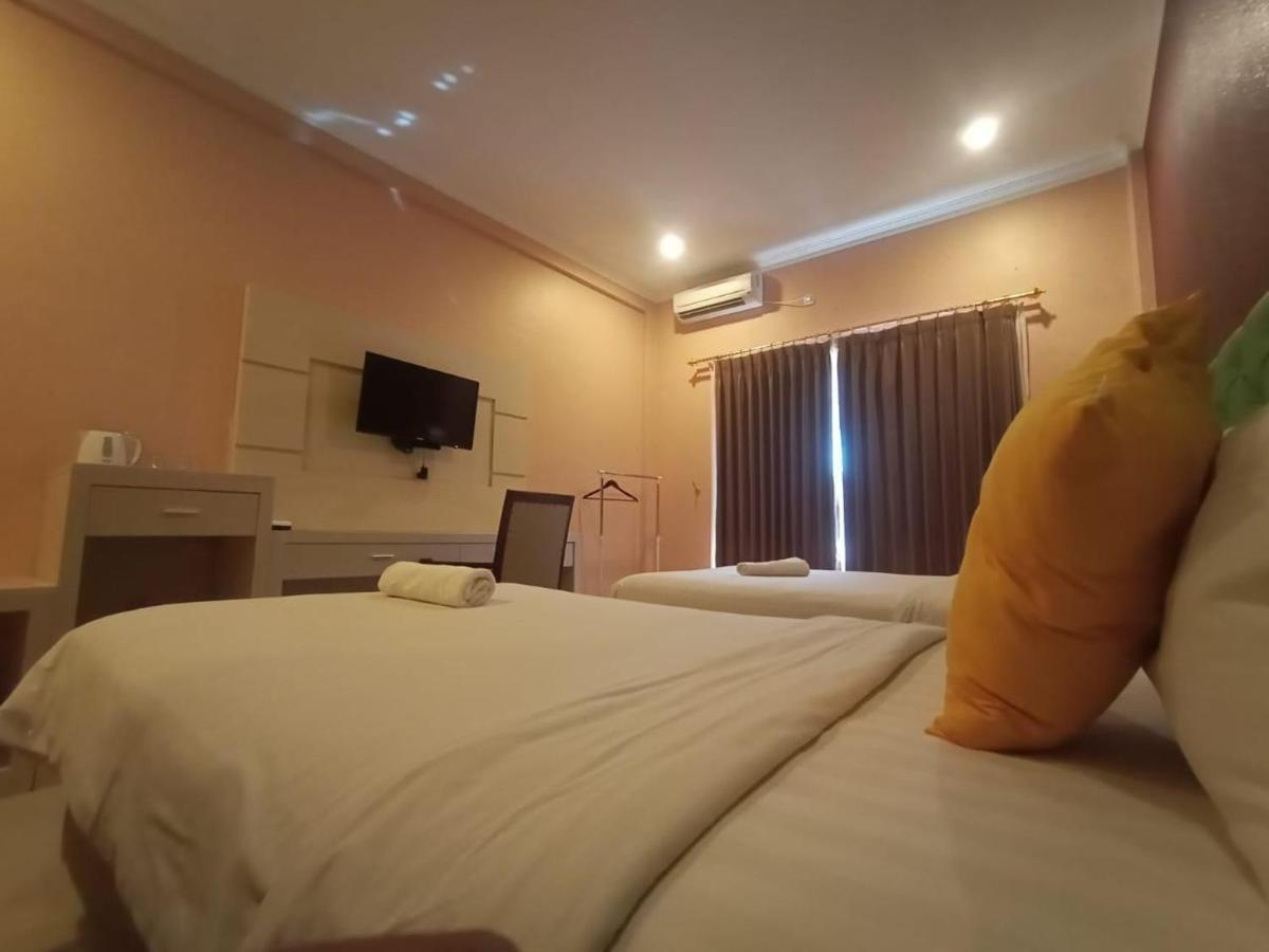 Oyo 90473 Gowin Hotel Кута Екстер'єр фото
